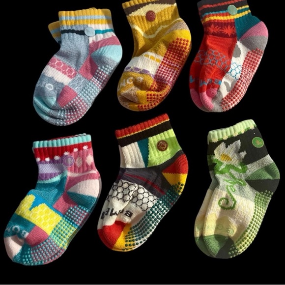 Bombas Other - Disney Bombas X Toddler gripper socks new in Disney Tube 5-8.5 toddler